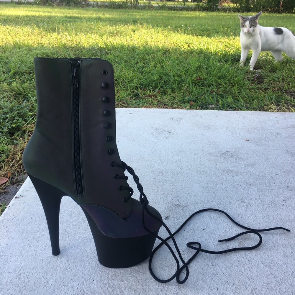 Heel boots 5 inches never worn
